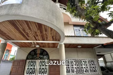 4 Bed 5 Bath 400 SQ.M House in Sathorn-Narathiwas