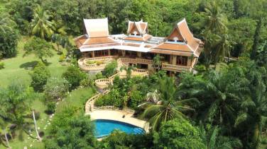 Magnificent 7 Bedroom Villa with Mountain Views