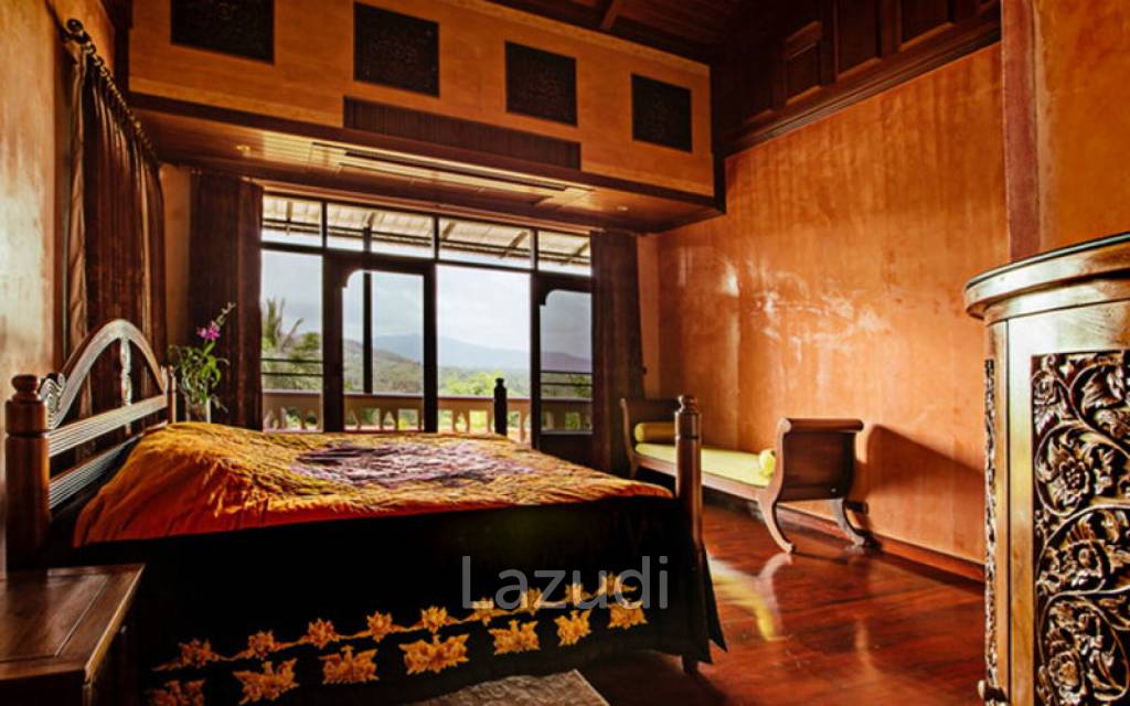 Magnificent 7 Bedroom Villa with Mountain Views