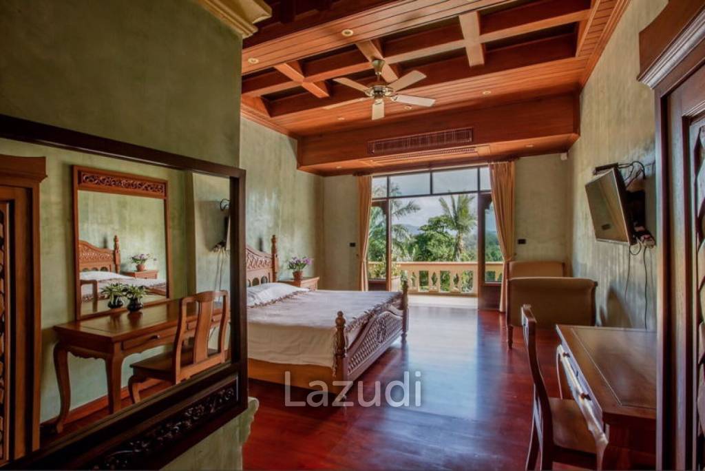 Magnificent 7 Bedroom Villa with Mountain Views