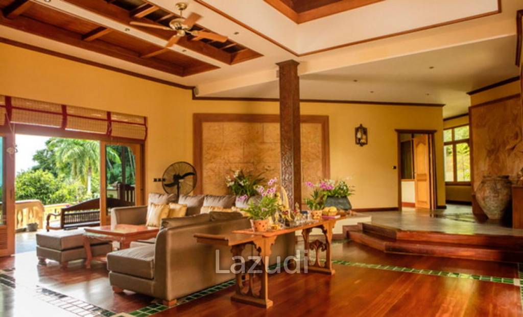 Magnificent 7 Bedroom Villa with Mountain Views