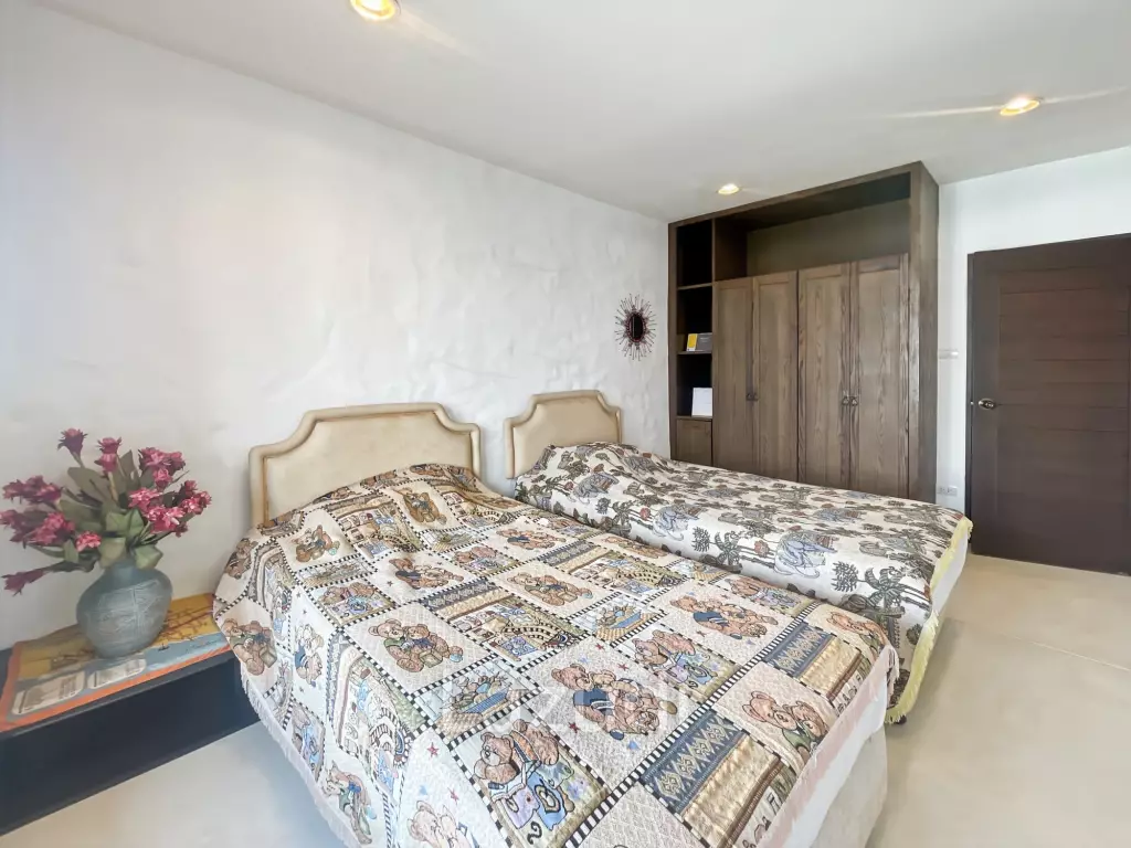 Stunning Two-Bedroom Condo in Las Tortugas Hua Hin