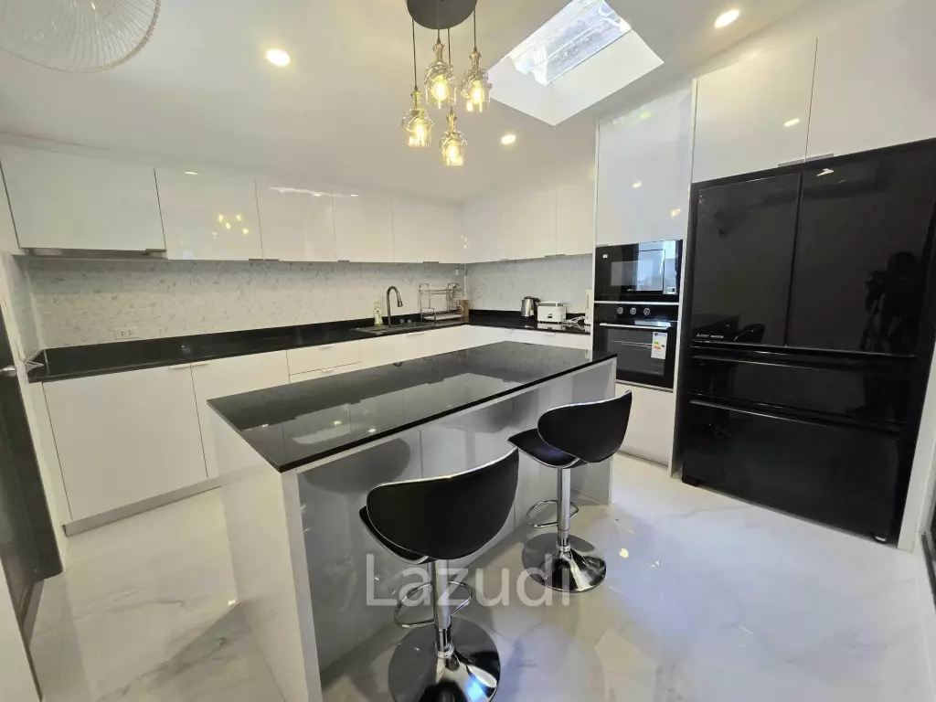 Beach Side With Seaview Villa - 50 meters from the beach