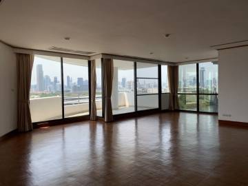 Baan Yen Akard / Condo For Sale and Rent / 2 Bedroom / 245 SQM / BTS Chong Nonsi / Bangkok