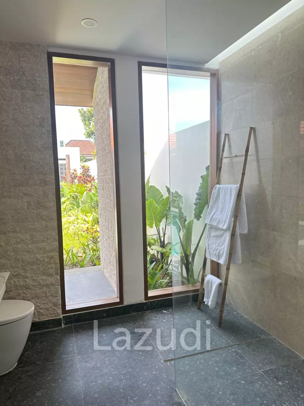 Brand new Beach side Villa in Sanur