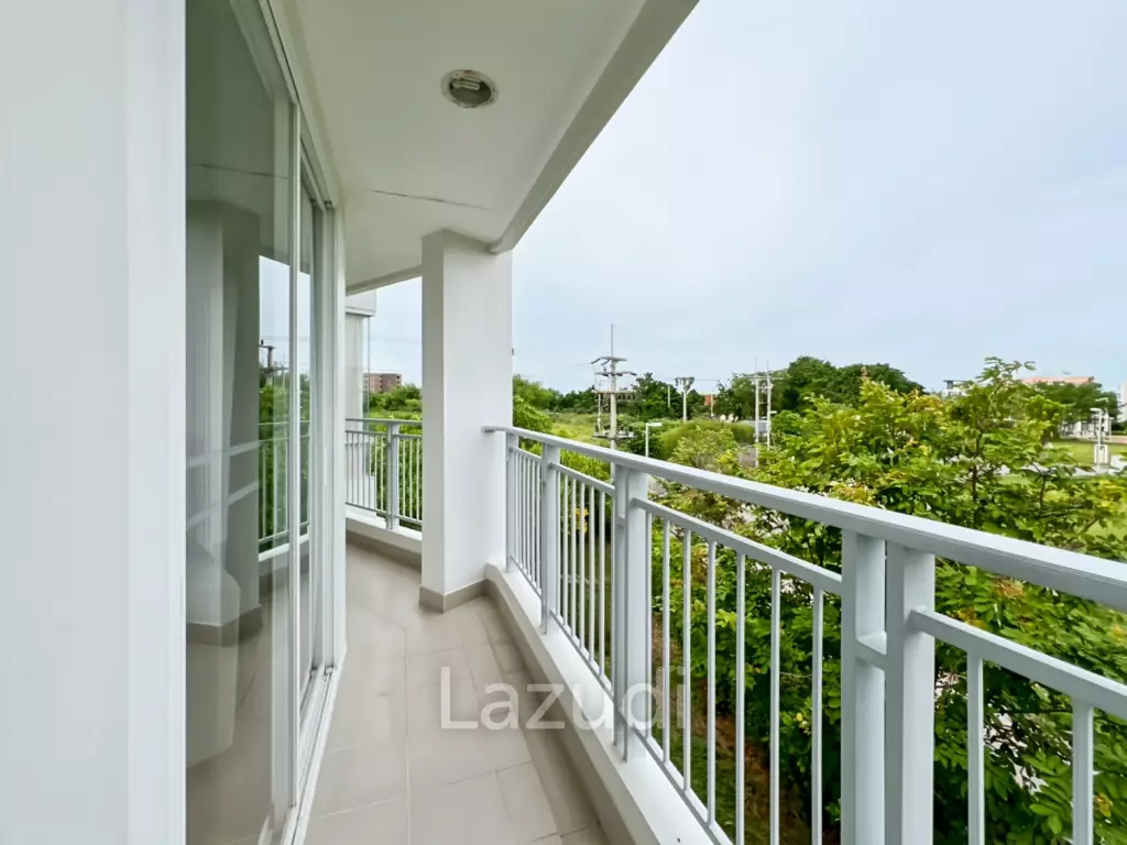 Charming 2-Bedroom Condo for Sale in Boathouse Hua Hin!