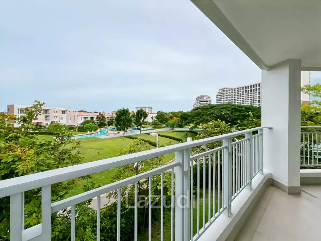 Charming 2-Bedroom Condo for Sale in Boathouse Hua Hin!