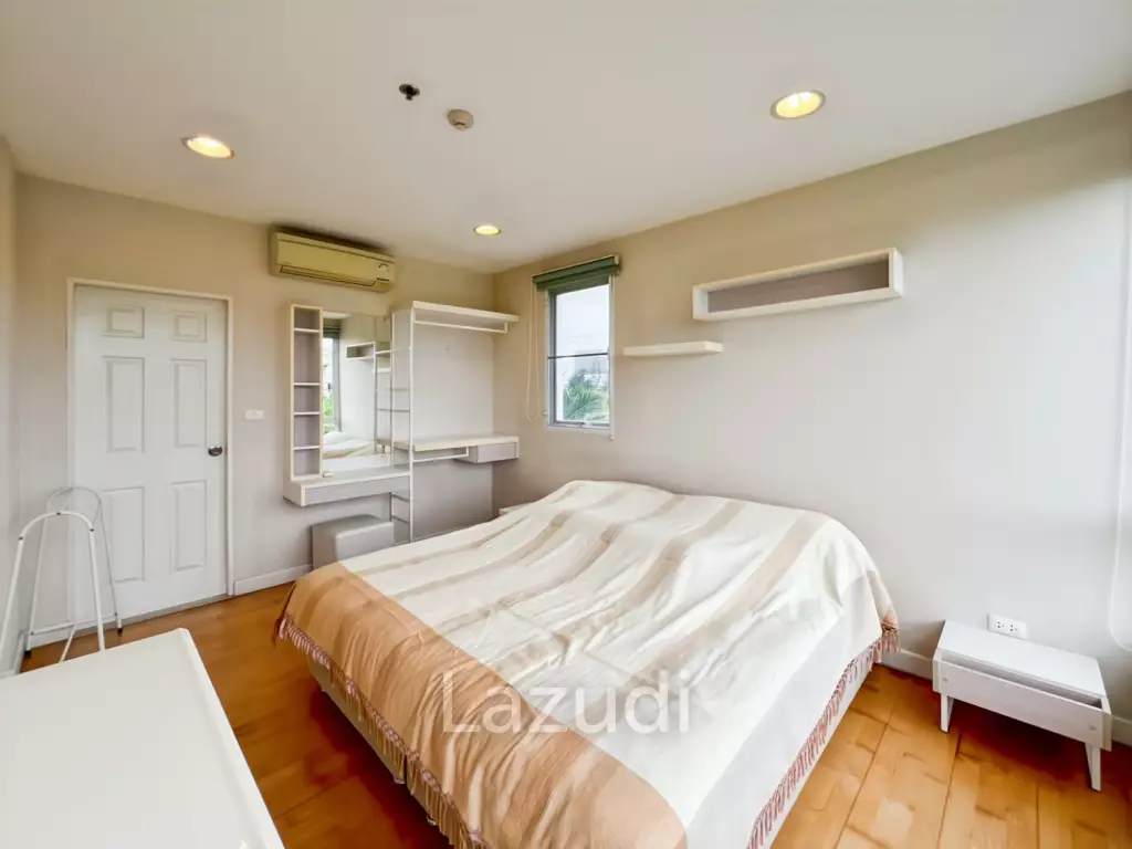 Charming 2-Bedroom Condo for Sale in Boathouse Hua Hin!
