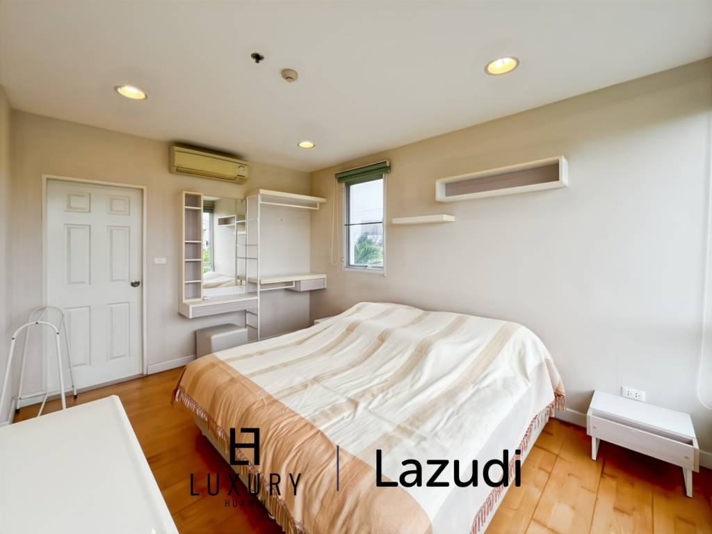 Charming 2-Bedroom Condo for Sale in Boathouse Hua Hin!