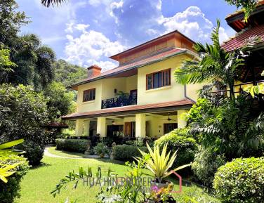 WHITE LOTUS 1 : 2 Storey 5 Bed Bali Style