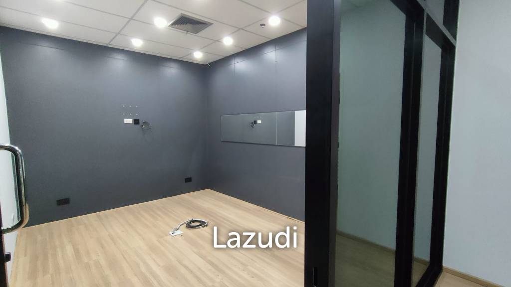 Partially Fitted Office Space for rent in Asoke