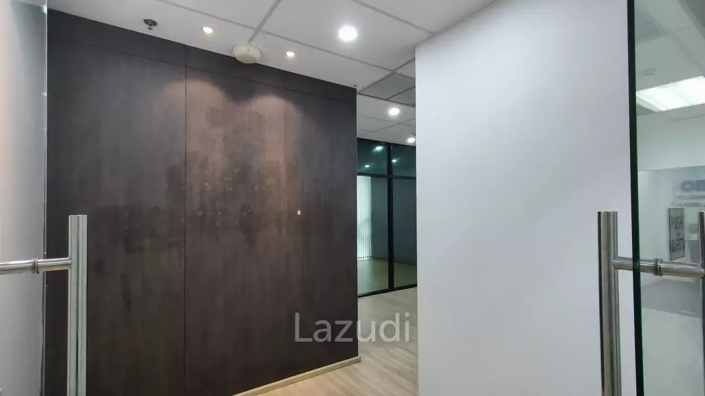 Partially Fitted Office Space for rent in Asoke