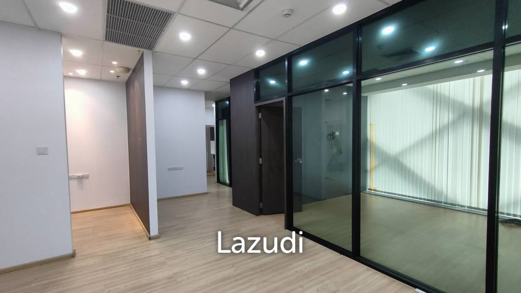 Partially Fitted Office Space for rent in Asoke
