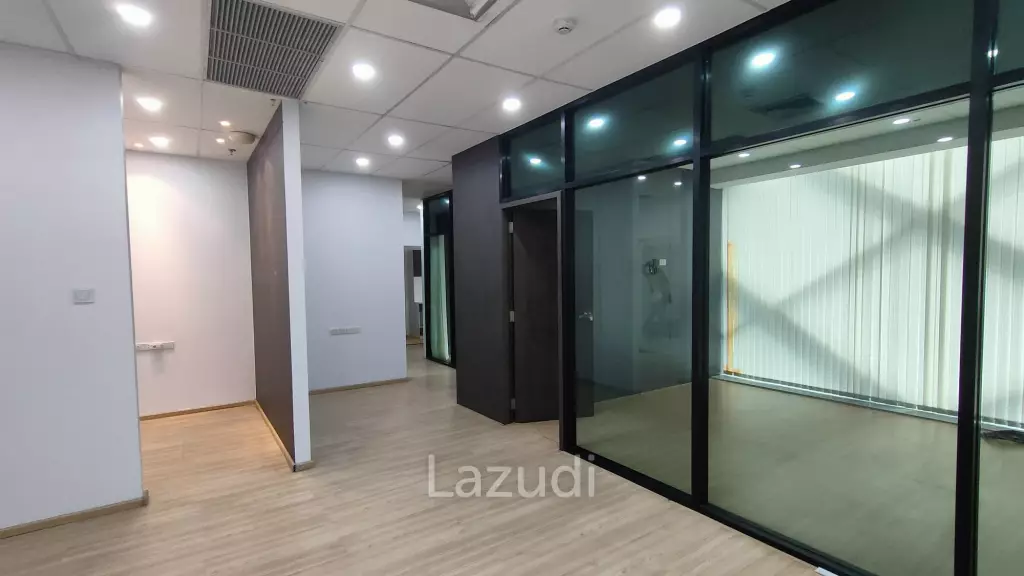 Partially Fitted Office Space for rent in Asoke