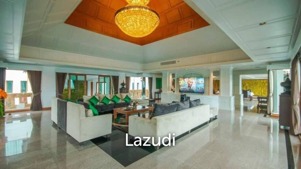 Panoramic Oceanview Thai-Style 13-Bedroom Pool Villa Near Tri Trang Beach, Patong