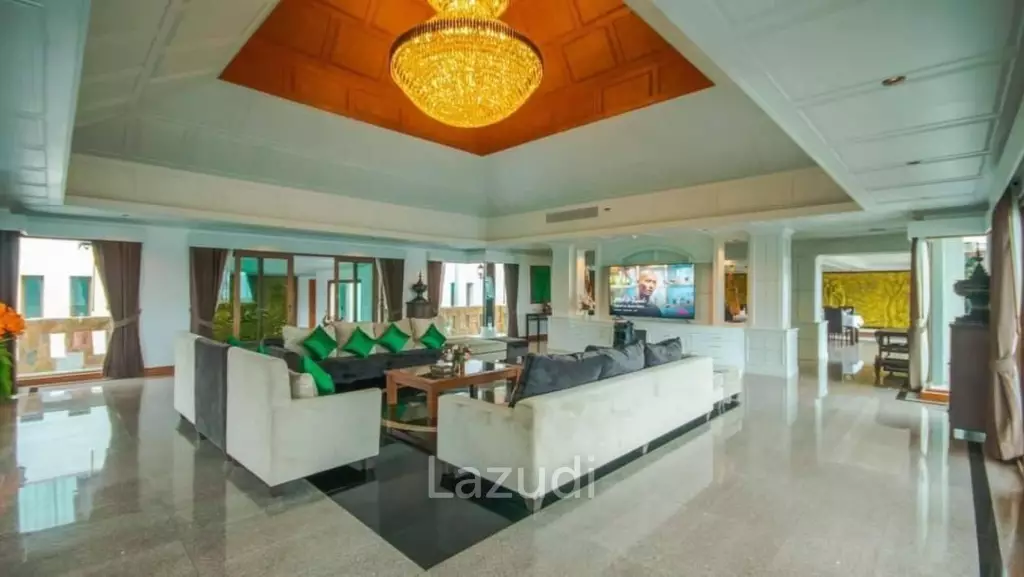 Panoramic Oceanview Thai-Style 13-Bedroom Pool Villa Near Tri Trang Beach, Patong