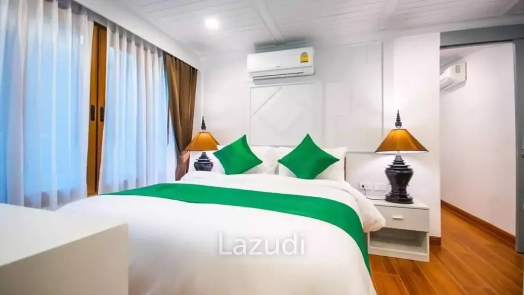 Panoramic Oceanview Thai-Style 13-Bedroom Pool Villa Near Tri Trang Beach, Patong