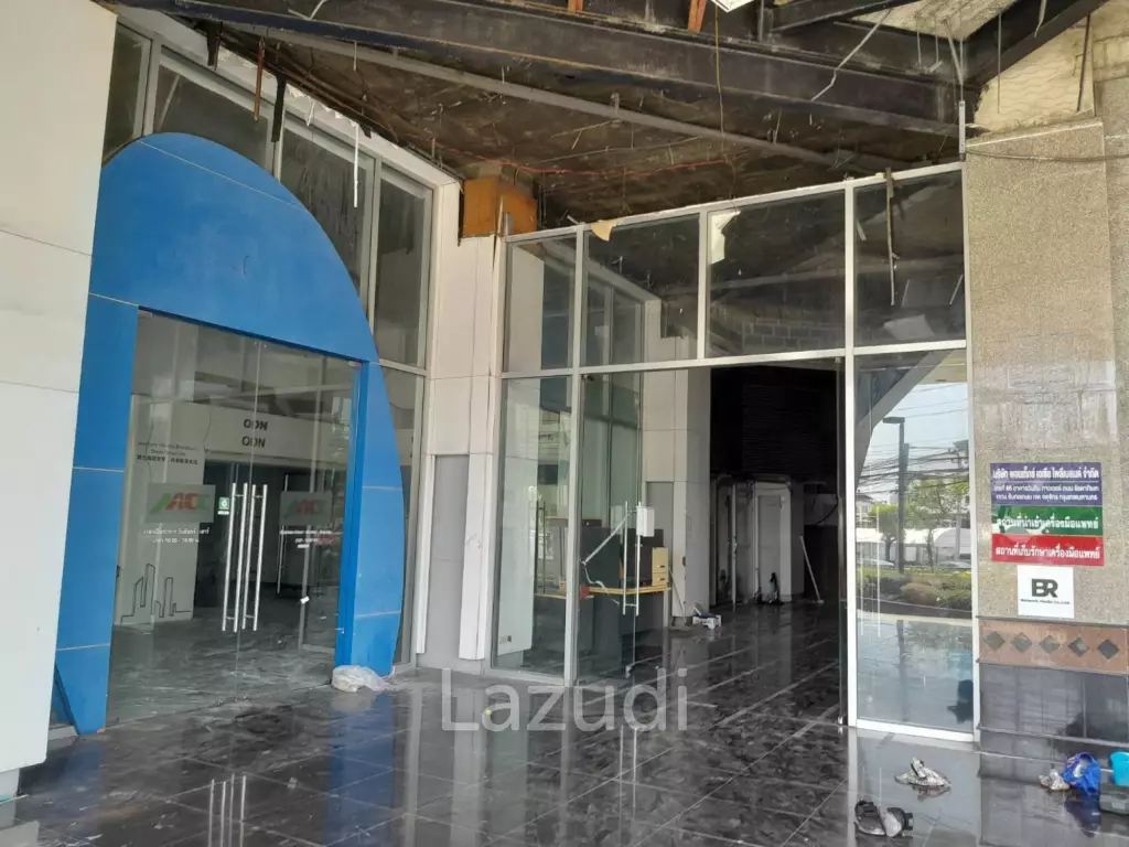 Whole Office Building for sale and rent in Chatuchak