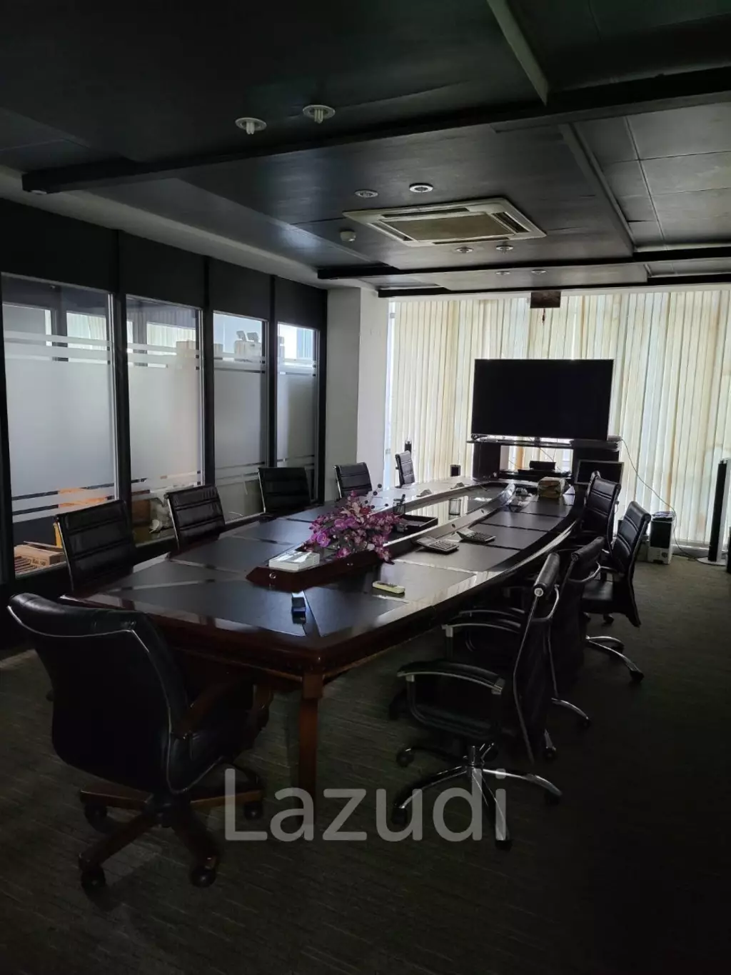 Whole Office Building for sale and rent in Chatuchak