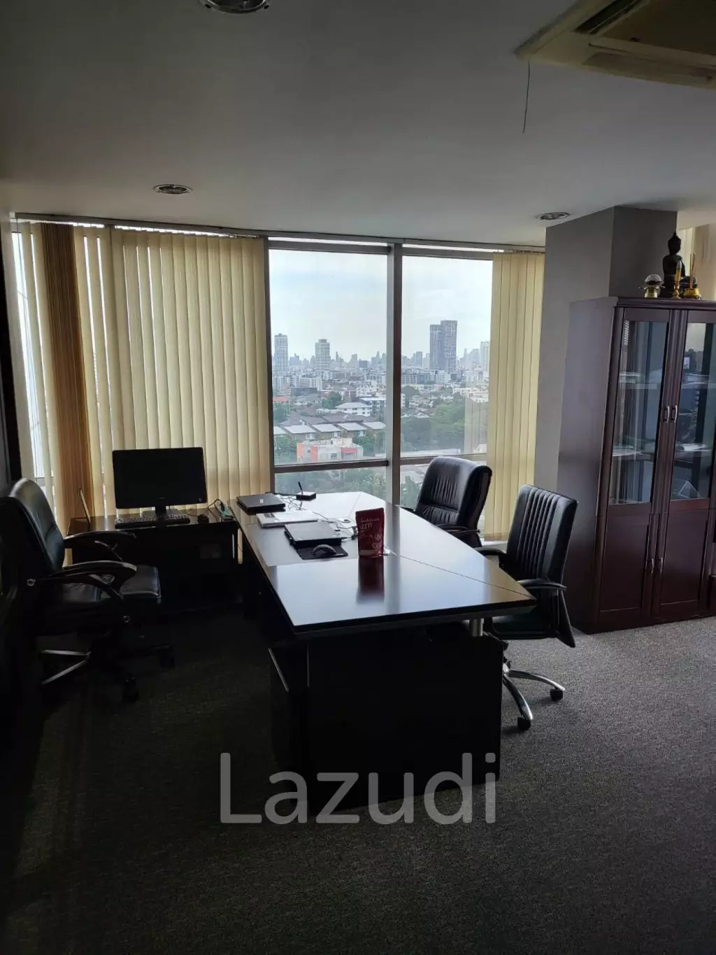 Whole Office Building for sale and rent in Chatuchak