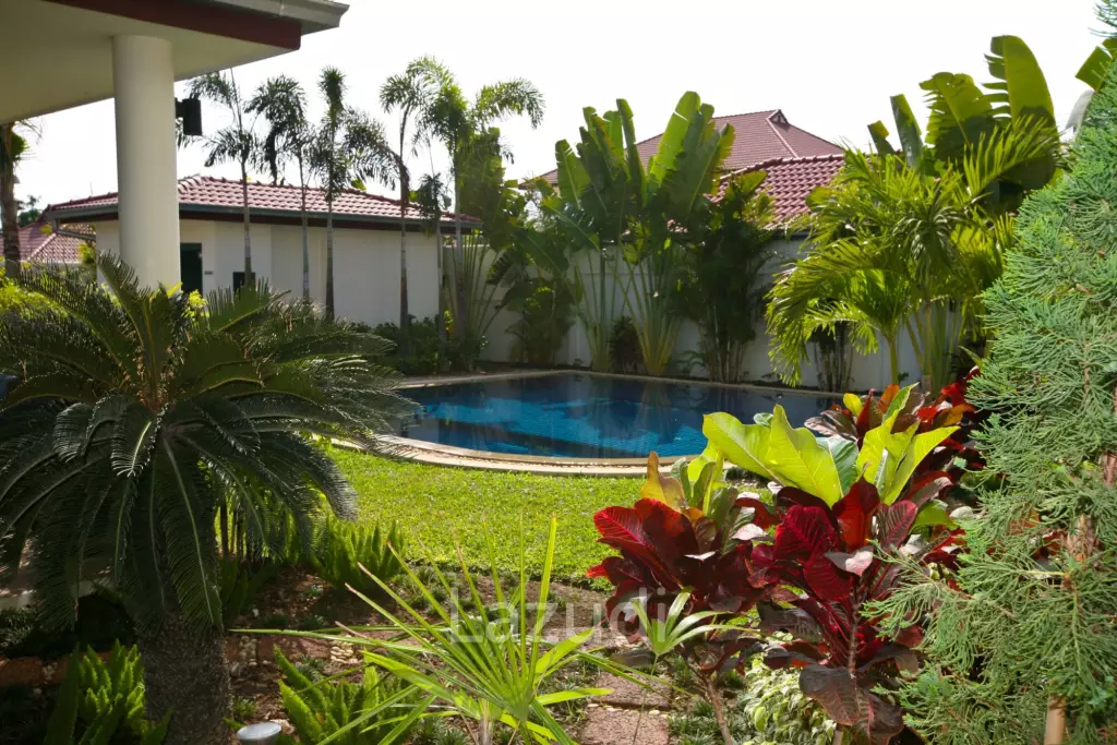 2 Storey 4 Bed  Pool Villa near Town