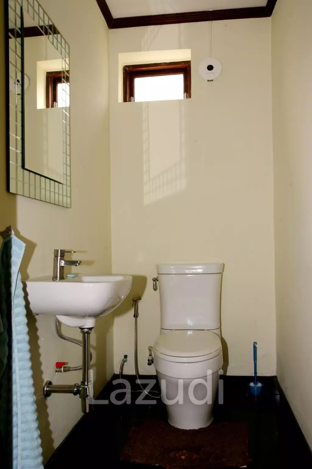 2 Storey 4 Bed  Pool Villa near Town