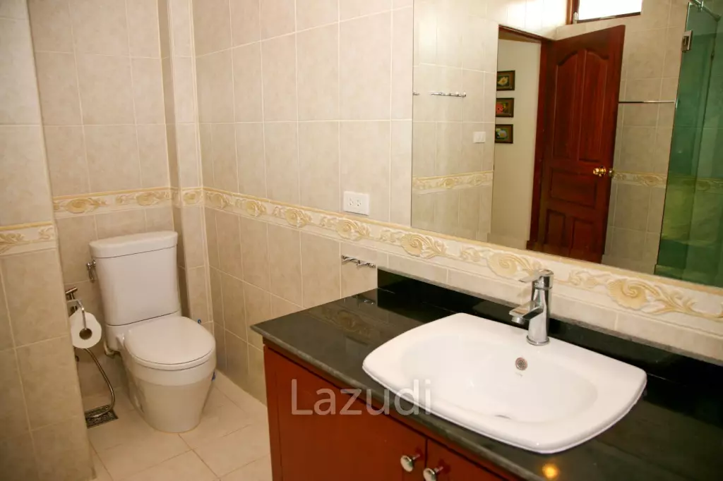 2 Storey 4 Bed  Pool Villa near Town