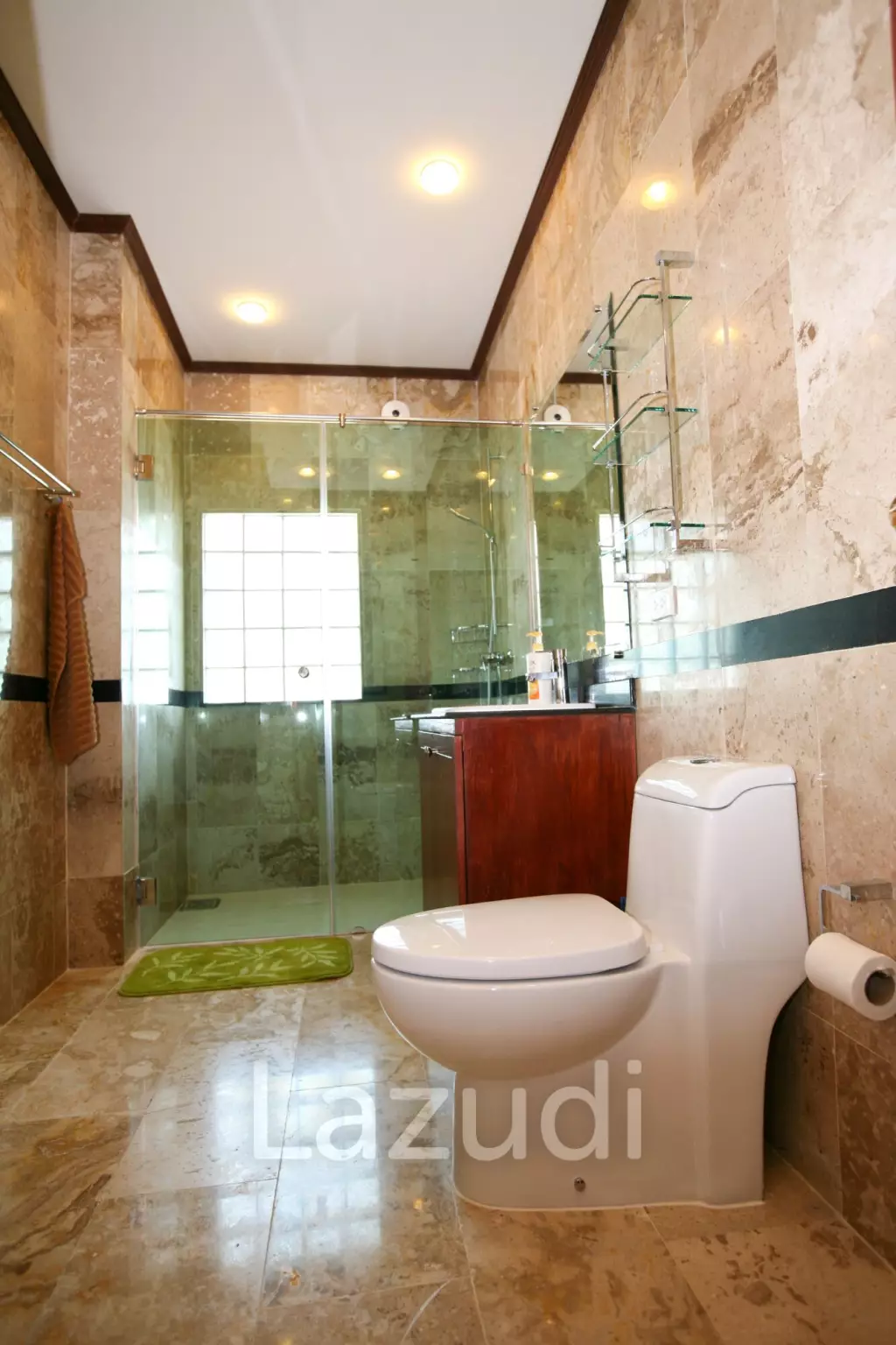 2 Storey 4 Bed  Pool Villa near Town