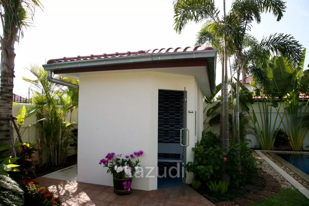 2 Storey 4 Bed  Pool Villa near Town