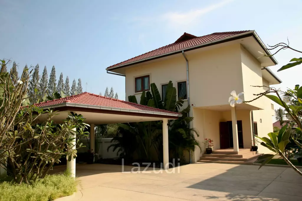 2 Storey 4 Bed  Pool Villa near Town