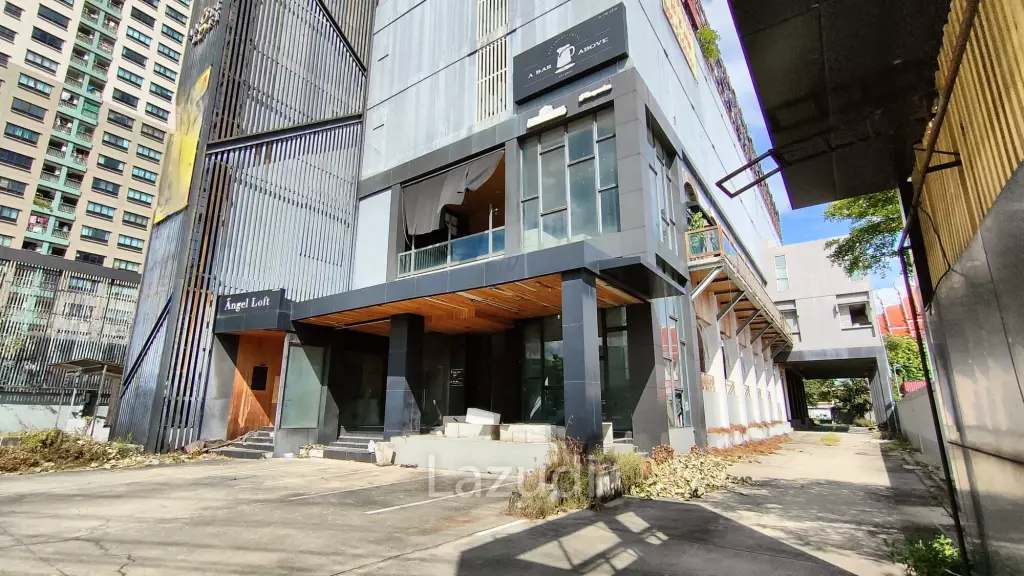Whole Retail Building for sale in Ratchada-Thaphra