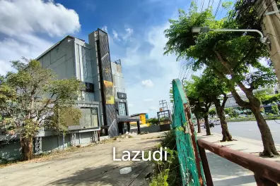 Whole Retail Building for sale in Ratchada-Thaphra