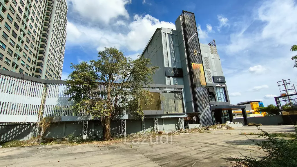 Whole Retail Building for sale in Ratchada-Thaphra