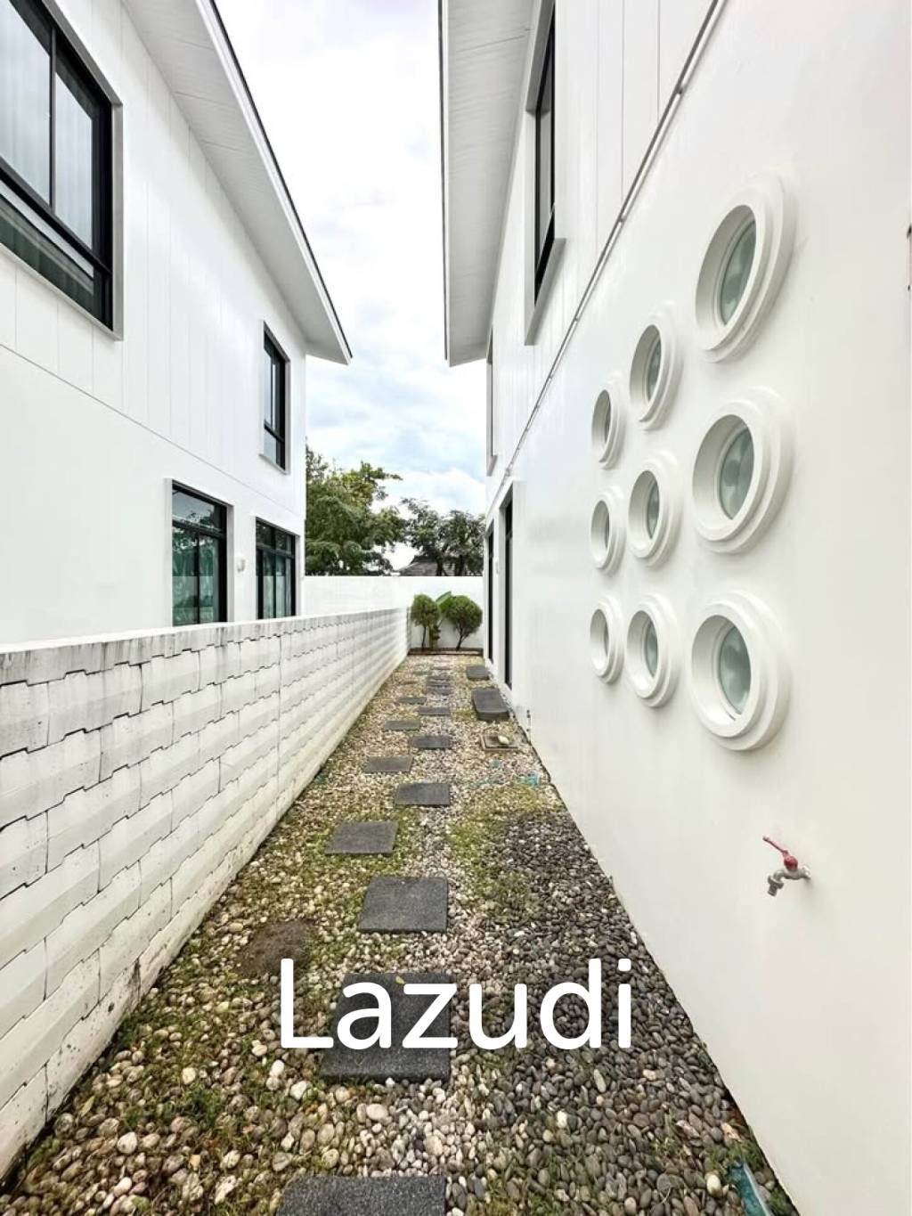 Serene Japanese-Styled 3-Bedroom House in Koh Kaew