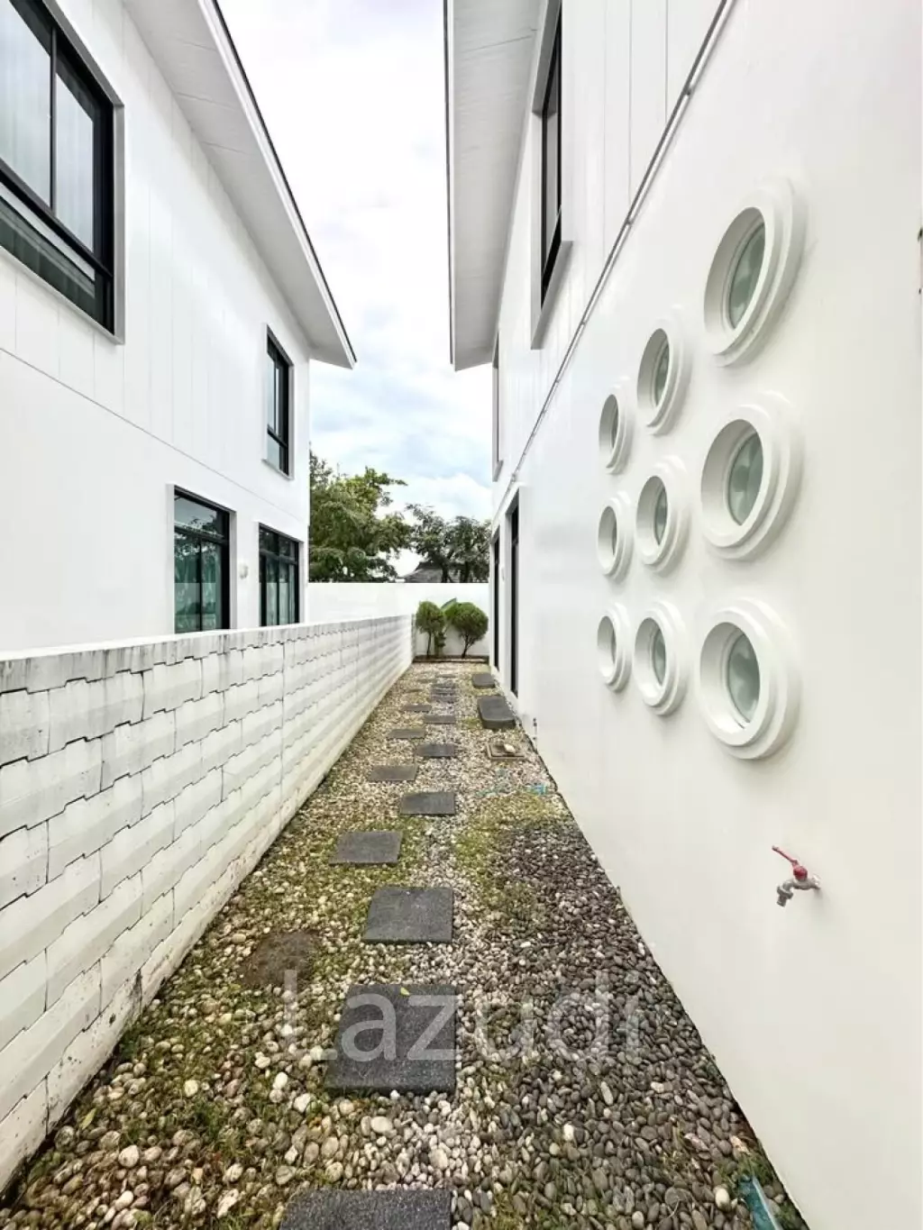 Serene Japanese-Styled 3-Bedroom House in Koh Kaew