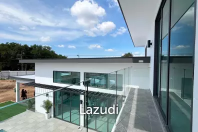 Luxurious 3-Bedroom 299.25 SQ.M Villa in Layan Chak Nok