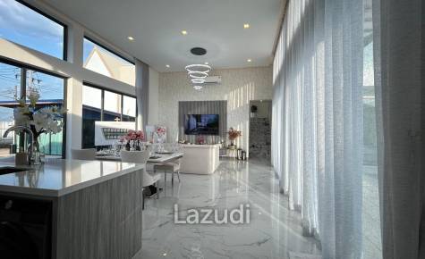 Luxurious 4-Bedroom 407.9 SQ.M Villa in Layan Chak Nok