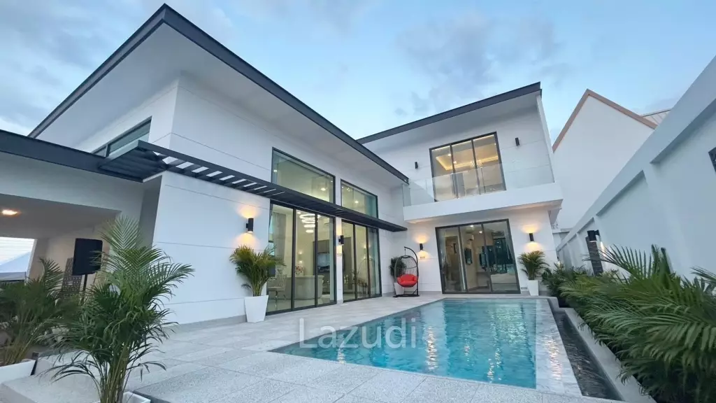 Luxurious 4-Bedroom 407.9 SQ.M Villa in Layan Chak Nok