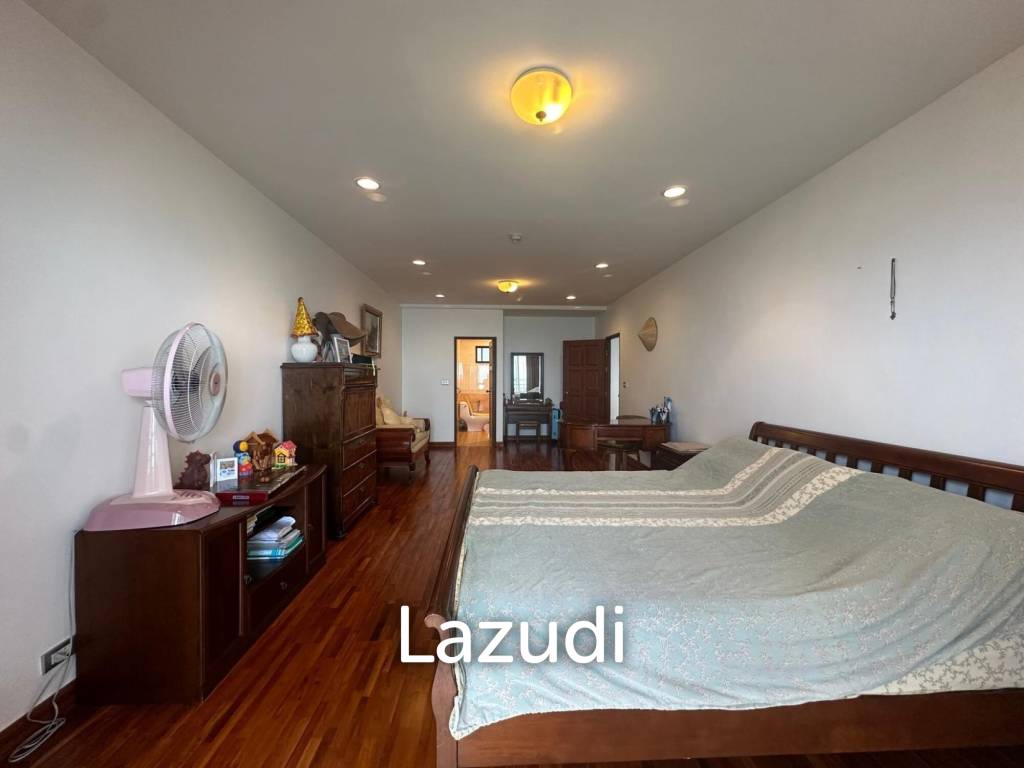 2 Beds 2 Baths 113 SQ.M. Krisda Golden Condotel