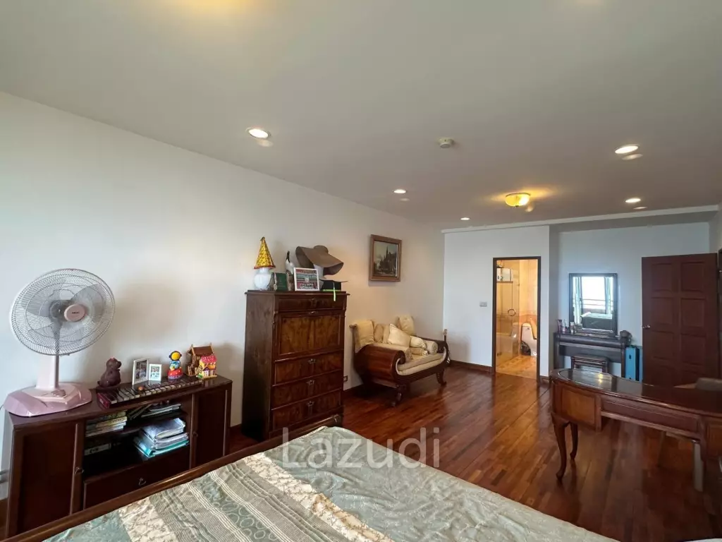 2 Beds 2 Baths 113 SQ.M. Krisda Golden Condotel