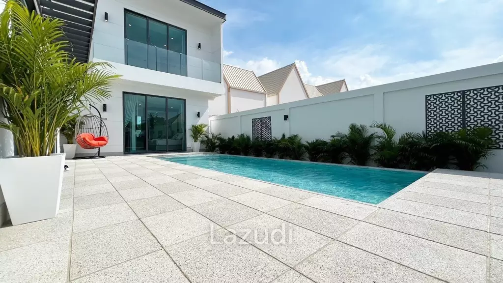 Luxurious 4-Bedroom 407.9 SQ.M Villa in Layan Chak Nok