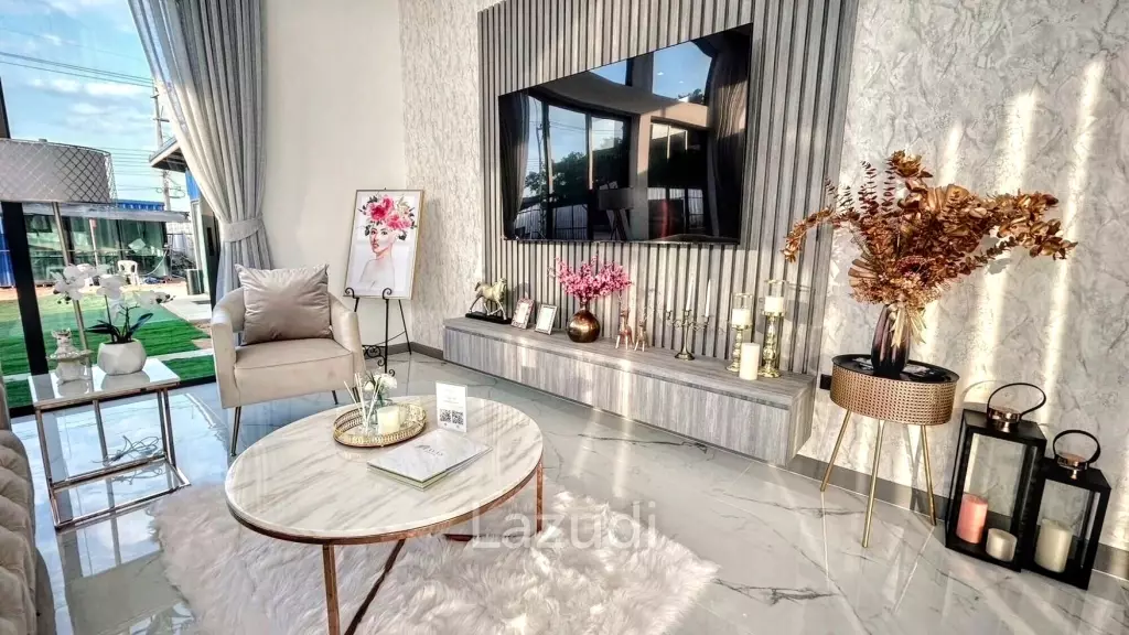 Luxurious 4-Bedroom 407.9 SQ.M Villa in Layan Chak Nok