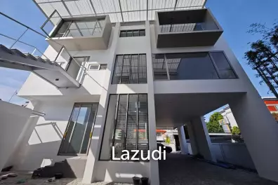 Home Office with Private Warehouse for sale and rent in Bangna