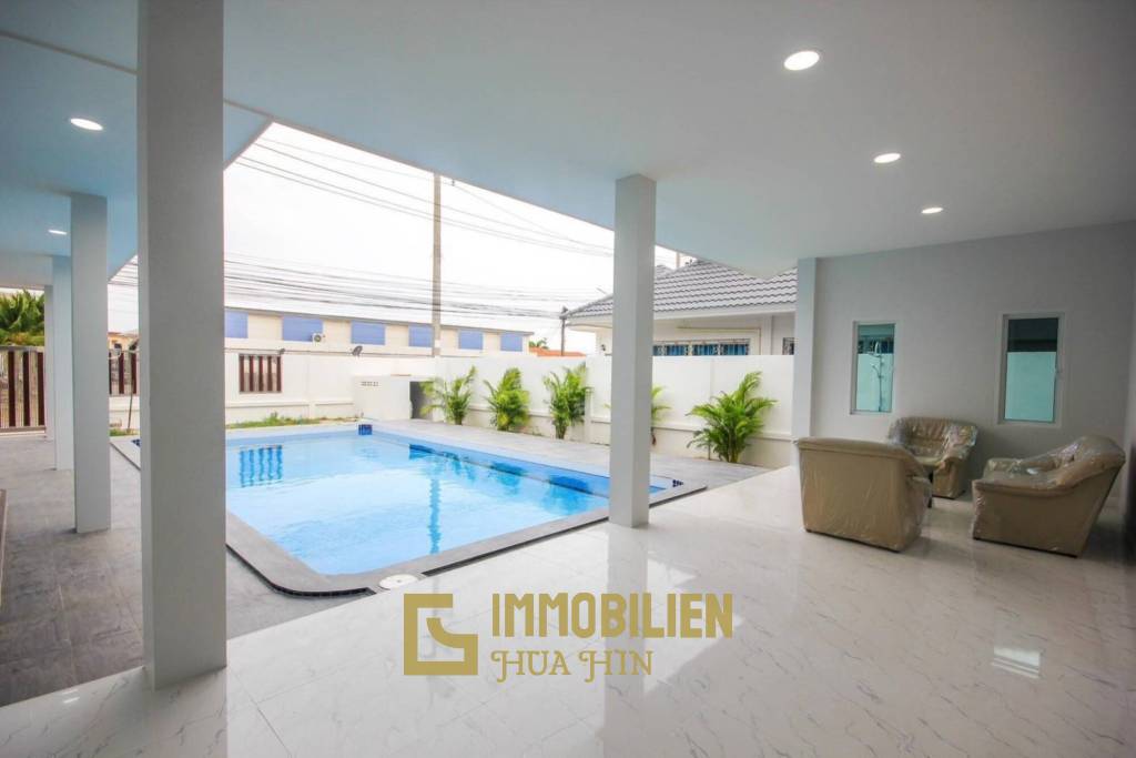 POOL VILLA ON SOI 102 : 4 bed good location