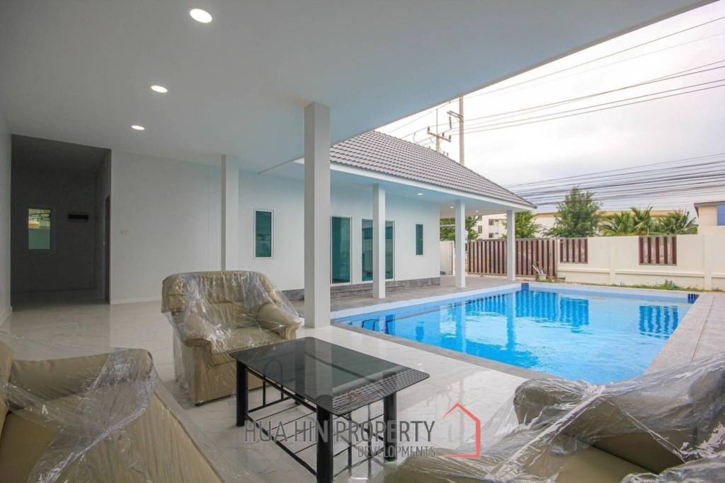 POOL VILLA ON SOI 102 : 4 bed good location