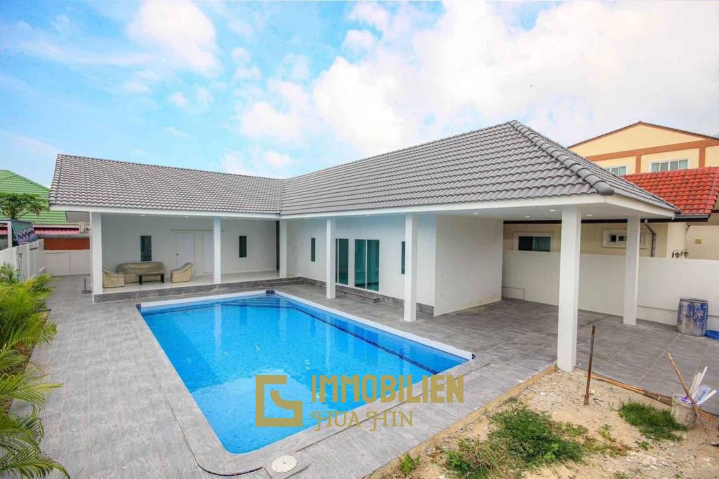 POOL VILLA ON SOI 102 : 4 bed good location