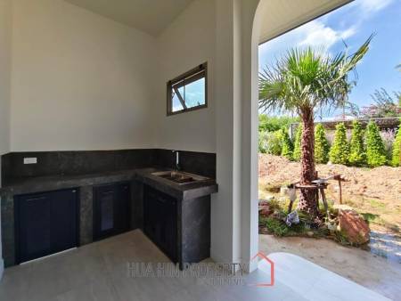 3 Beds 3.5 Baths 554 SQ.M Sierra Villas