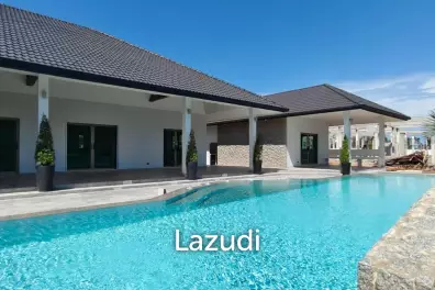 Luxurious Modern Villa with Mountain Views