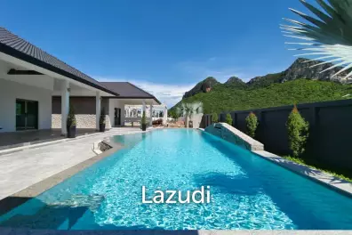Luxurious Modern Villa with Mountain Views