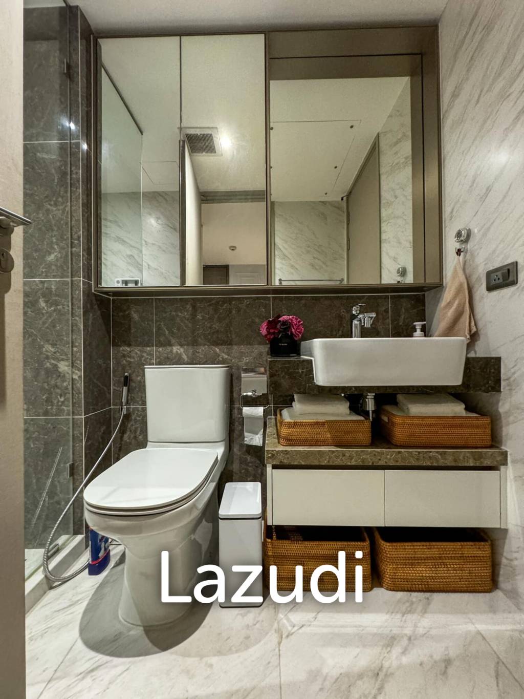 2 Bedroom 1 Bathroom 41 SQ.M  FYNN ASOKE